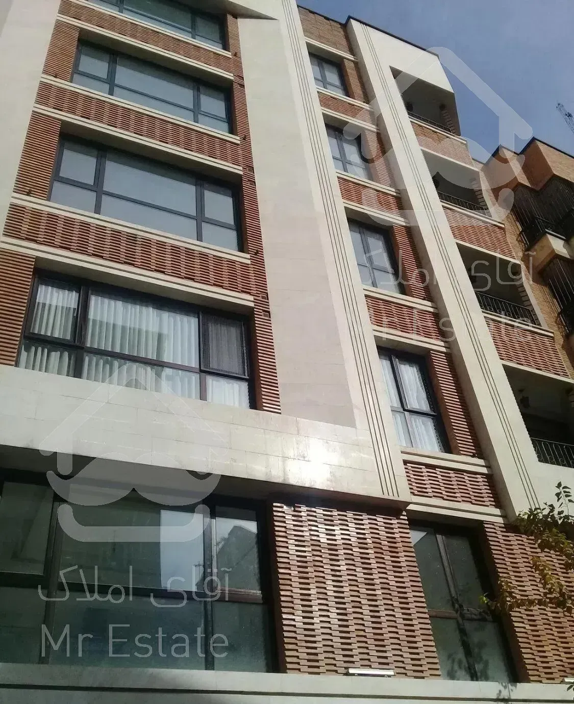 اپارتمان ۱۳۵ متری فروش