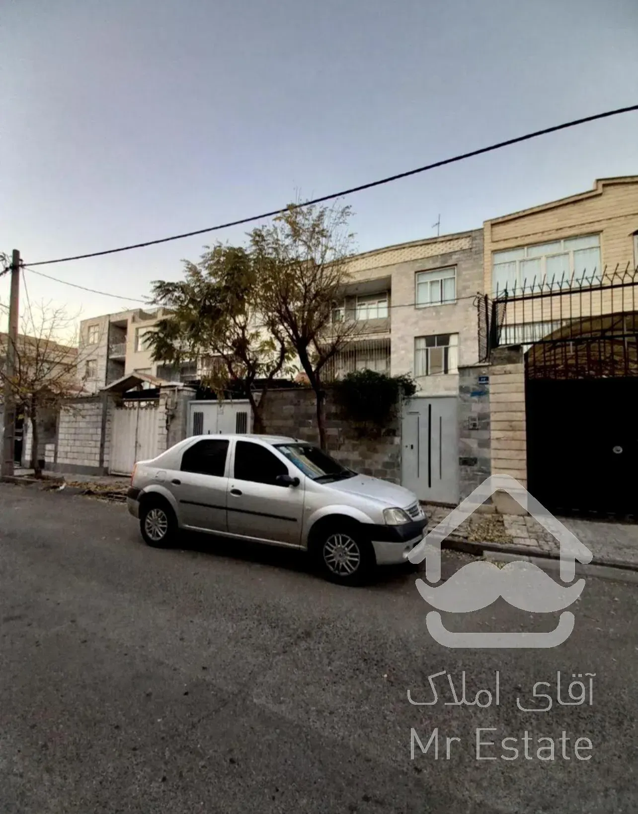 فروش ۲۱۰ متر کلنگی/ ۲طبقه / گذر ۱۲/دهکده المپیک