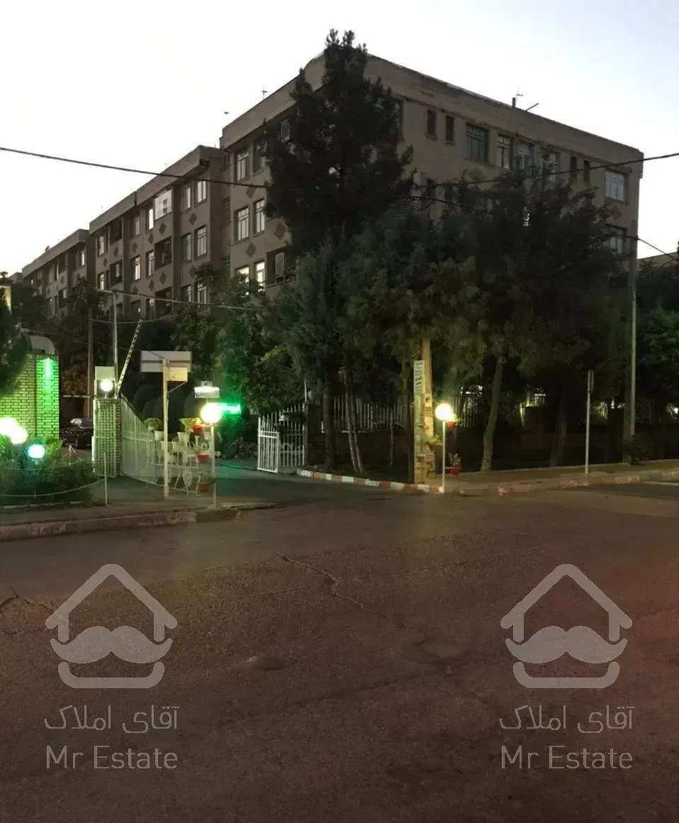 ۱۱۷متری/فول امکانات/مجتمع/۳خواب