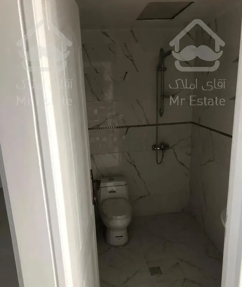 آپارتمان ۱۳۰ متر ۲ خ/پلان تفکیکی/غرق نور/نوساز