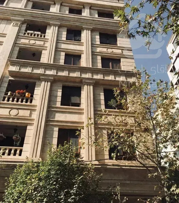 ۱۷۰ متر / نیاوران / شمال کاخ / ویو ابدی / اکازیون