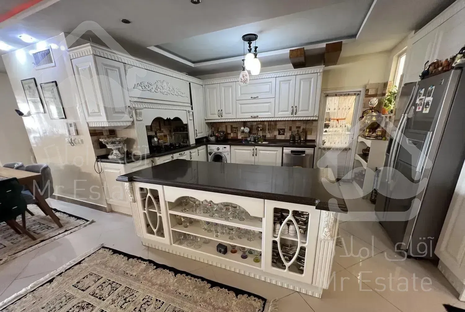 ۱۸۵ متر سه خواب//