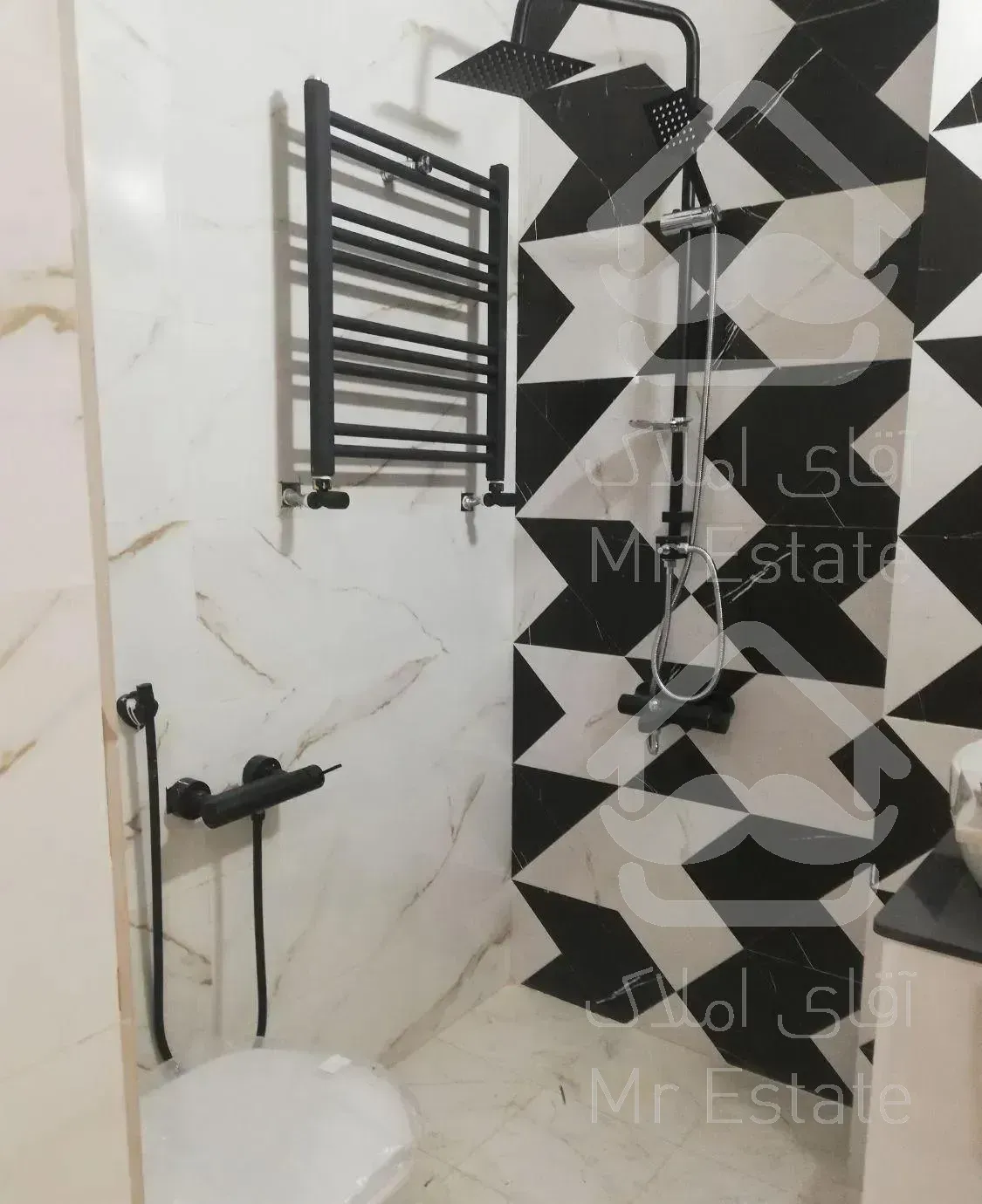 ظفر 120متر نوساز کلید نخورده (دیپلمات نشین)