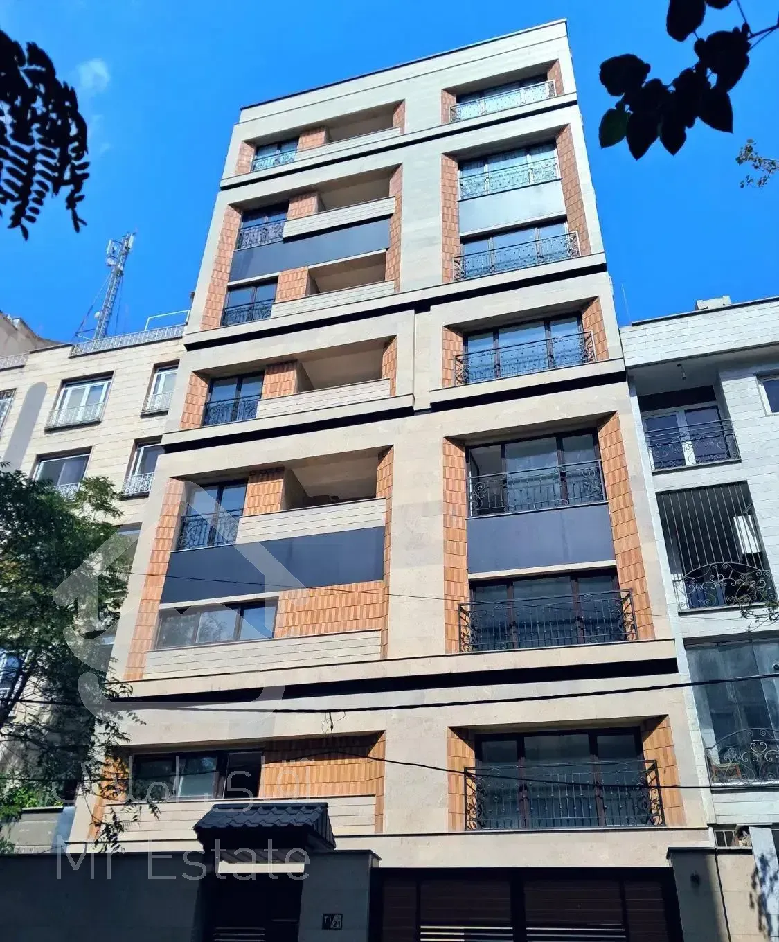 نیاوران شمال کاخ ۱۵۶ متر، تک واحدی دو کله نوساز