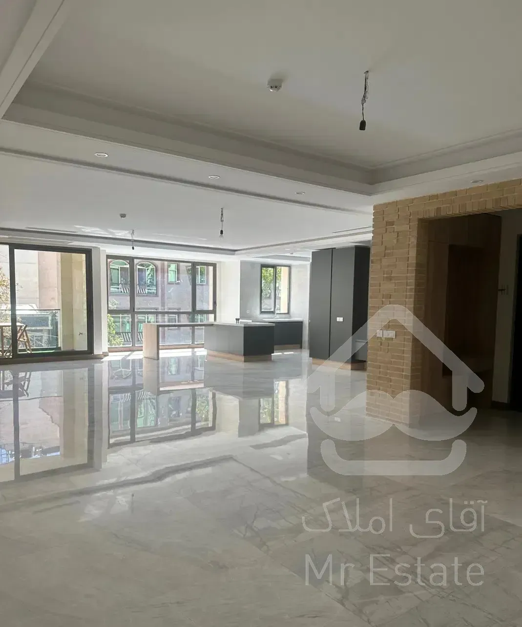 اپارتمان۲۸۰متری نوساز بدون مشابه فرمانیه شرقی سنبل