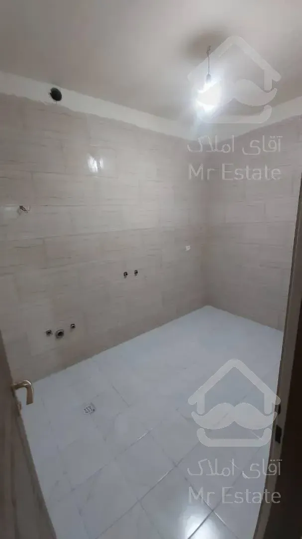 ۱۴۰ متر شمال جردن موقعیت اداری (۲ پارکینگ سندی)