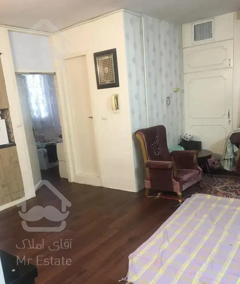 ۵۰ متر میدان شهدا بحر خشکبارچی غربی طبقه دوم