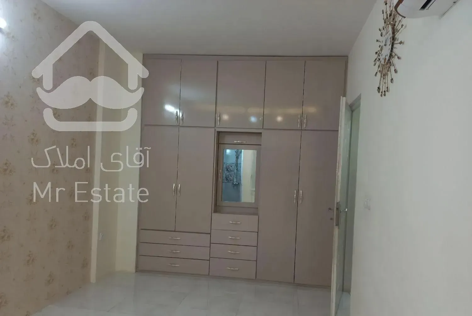 ملک تک واحدی خلوت وشیک عالی وتخلیه