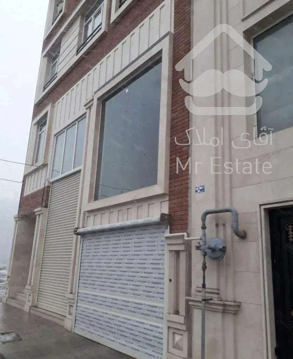 ۱۸۰ متر + ۶۰ متر تجاری مناسب سوپر مارکت