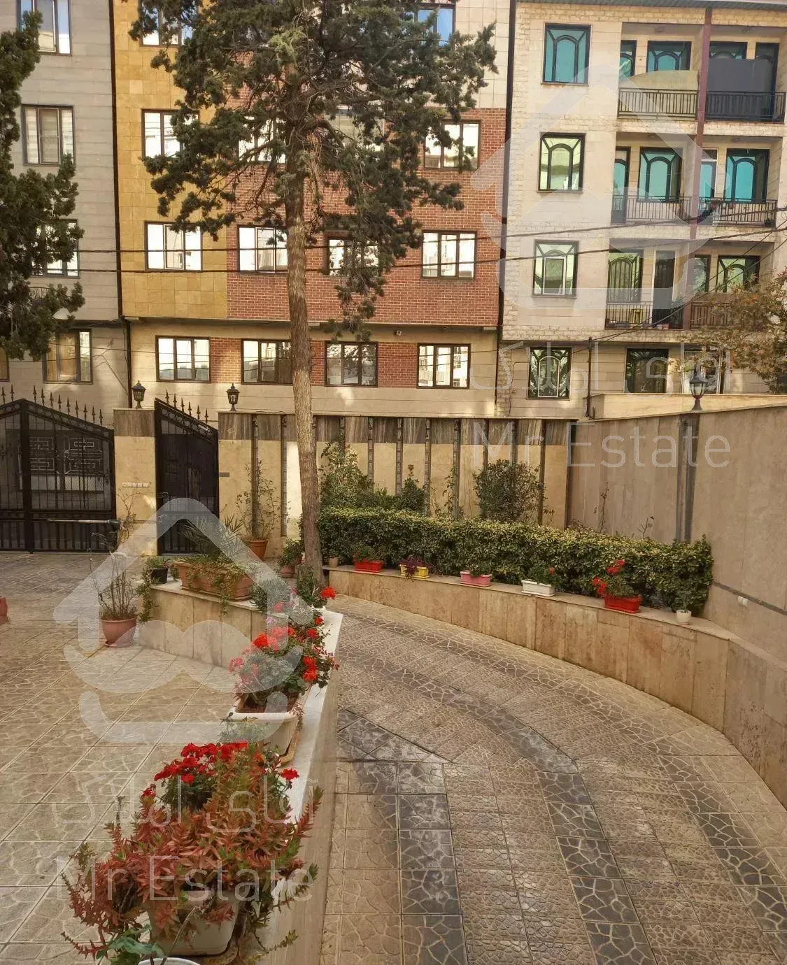 ۶۴متری فول امکانات رو به آفتاب بدون نقص