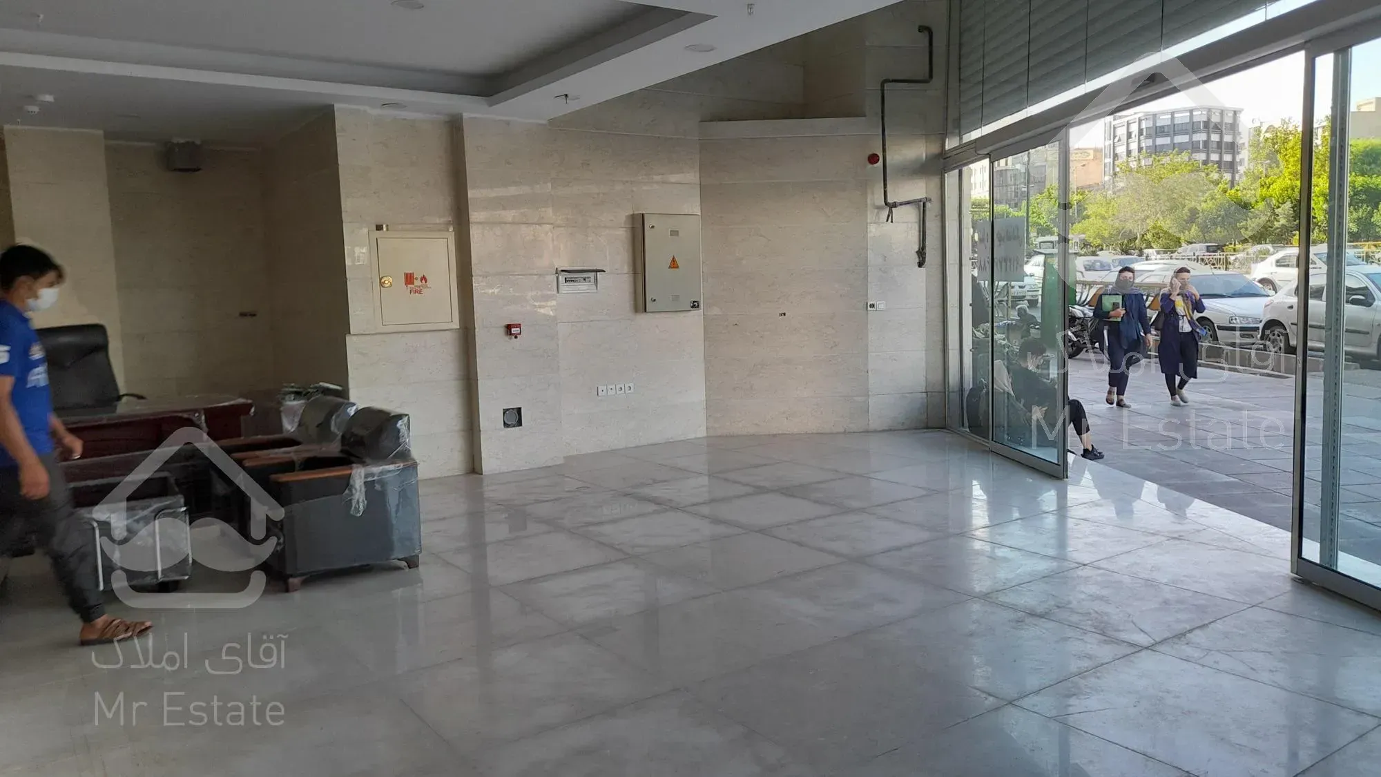 اجاره مغازه بر اصلی بلوار صادقیه