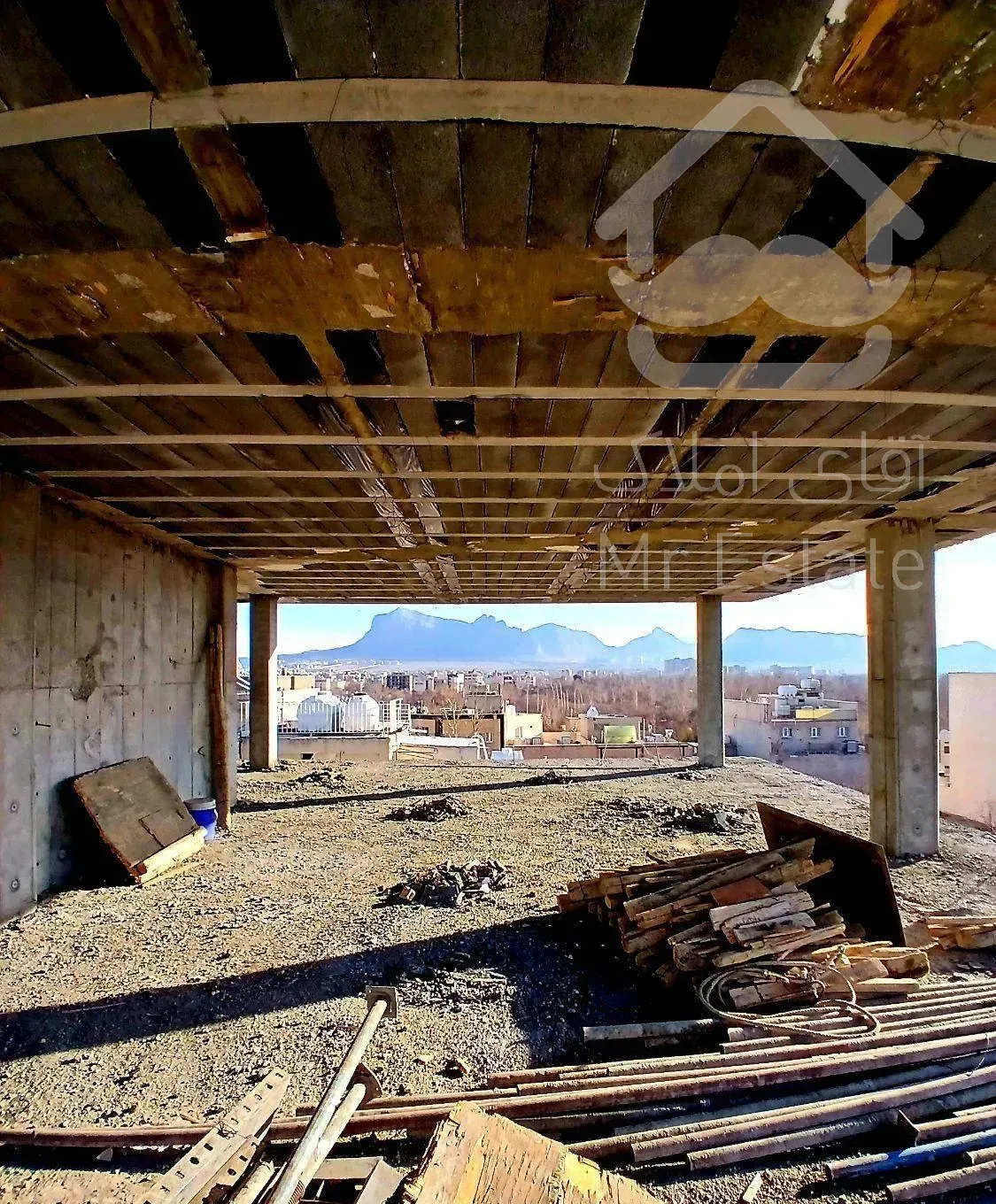 ۱۷۰ متر / تک واحد / ۳ بر نور / ویو ۳۶۰ / فقط با ۷