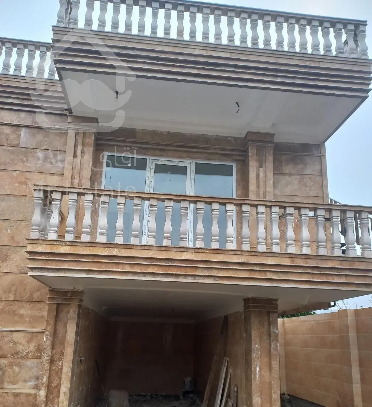 ویلا روی بلندی جای دنج