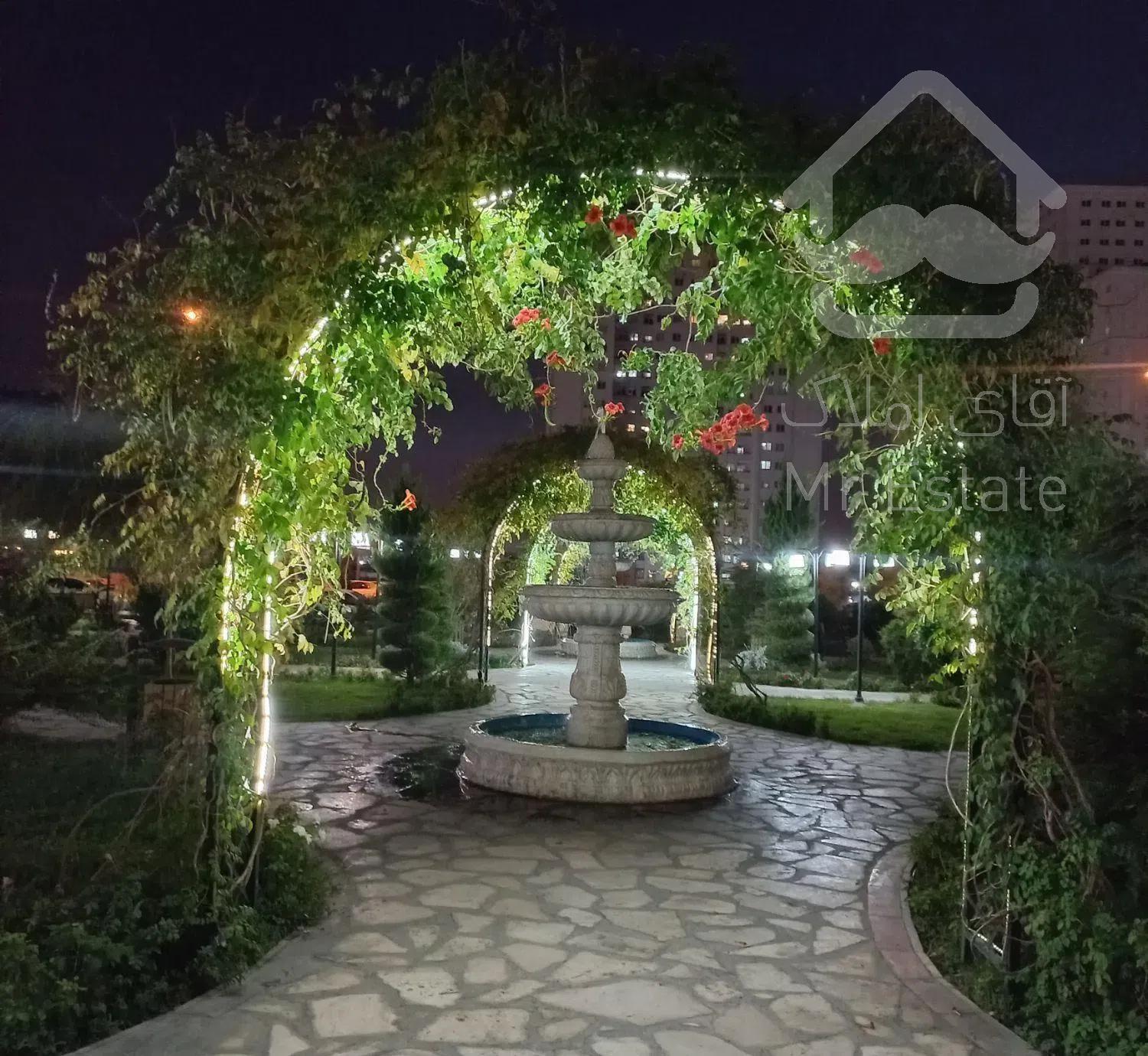 برج باغ مجلل ترنج/سند تک برگ