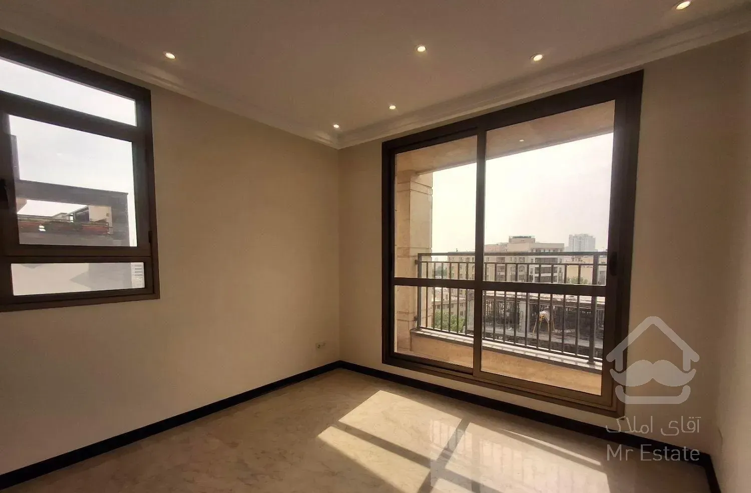 ۱۲۰ متری ۲ خوابه لوکس