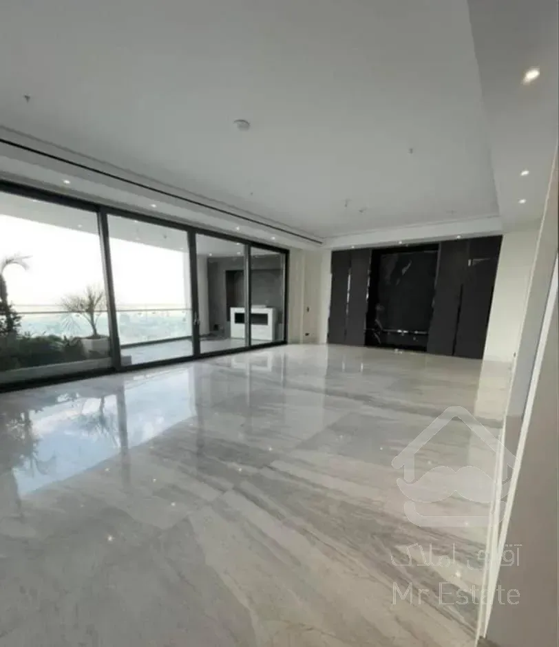 ۱۴۵متردرخیابان مهران بازسازی‌شده کامل وآماده سکونت