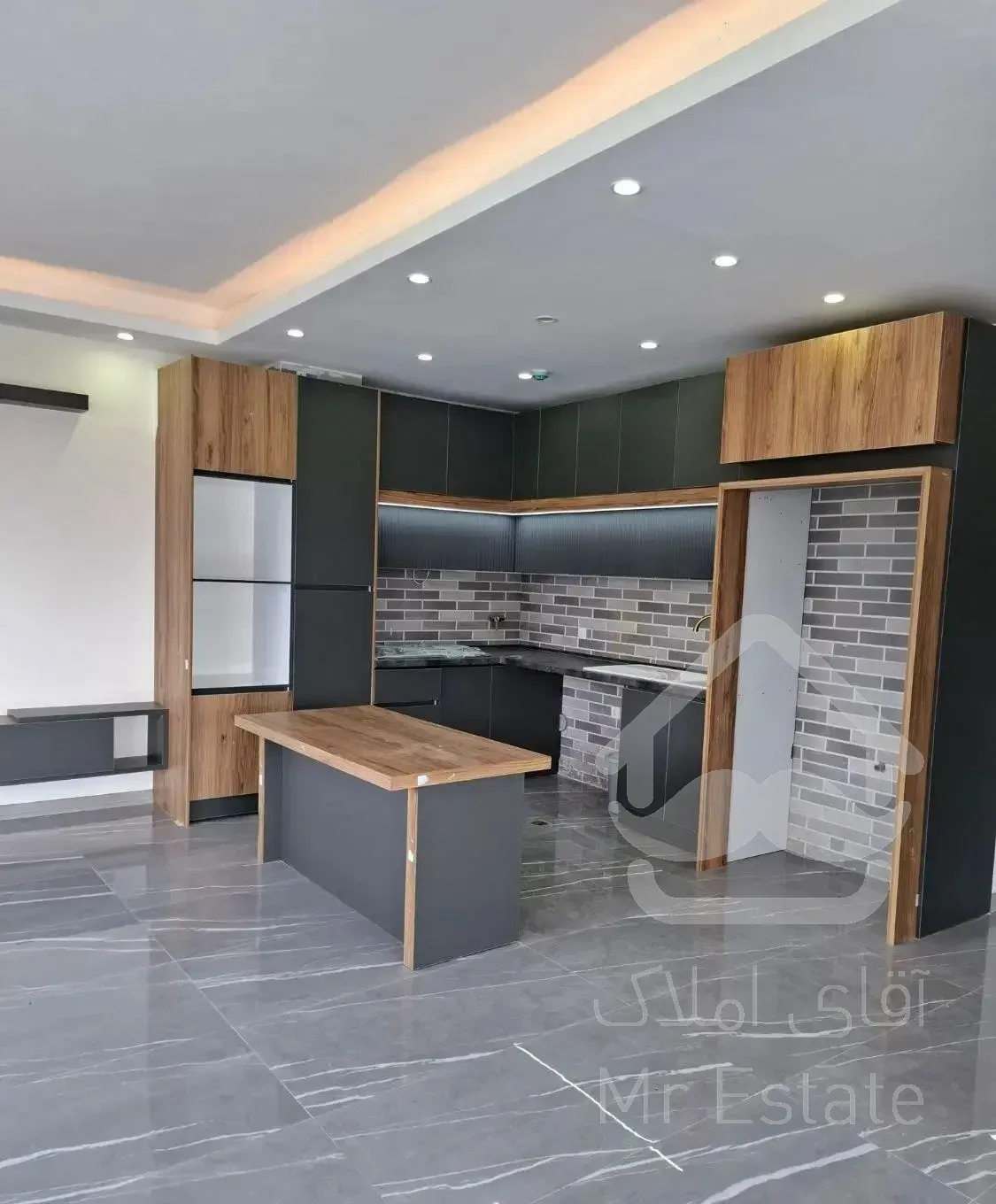 ۱۲۰ متر طالقانی / ویو دریا و کوه/کلید نخورده