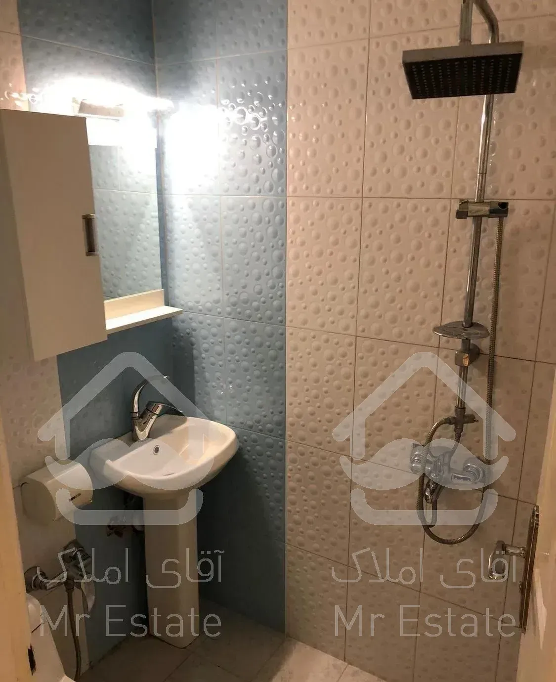 ۴۳متر۷ساله با انباری واسانسور وتراس