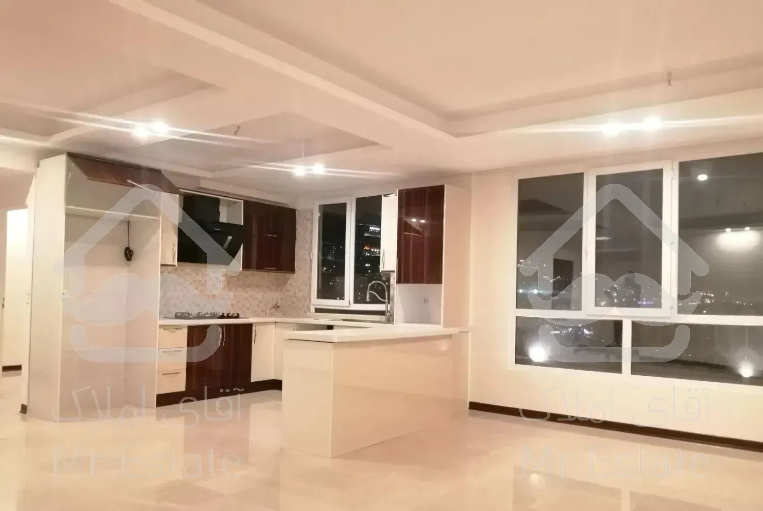 93متر2خواب/نوساز/سندآماده/ویو شرق