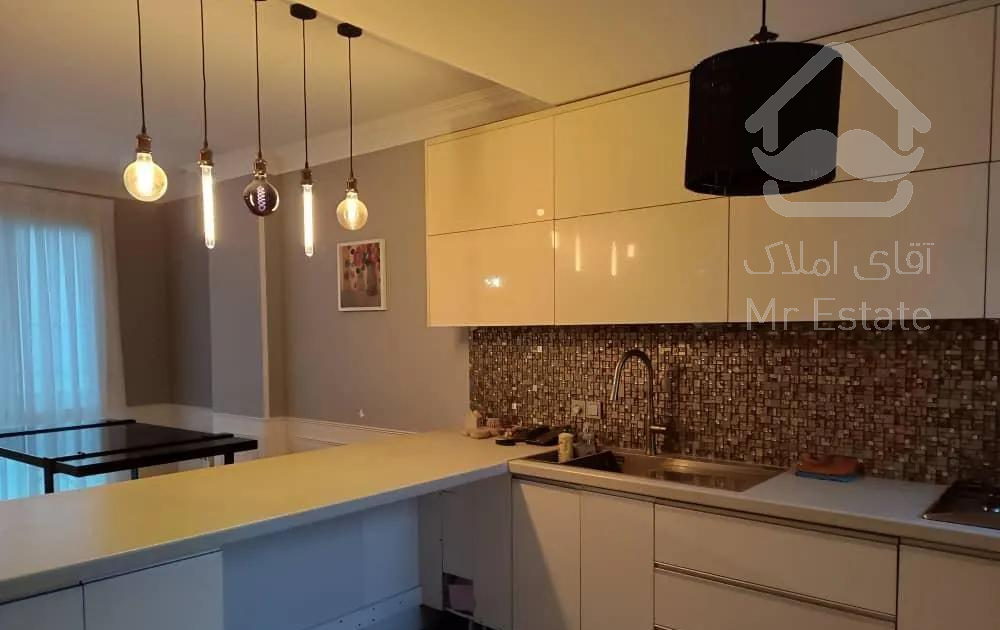 نیاوران ۱۳۰متر ۳ خواب استخر فعال ۲پارکینگ