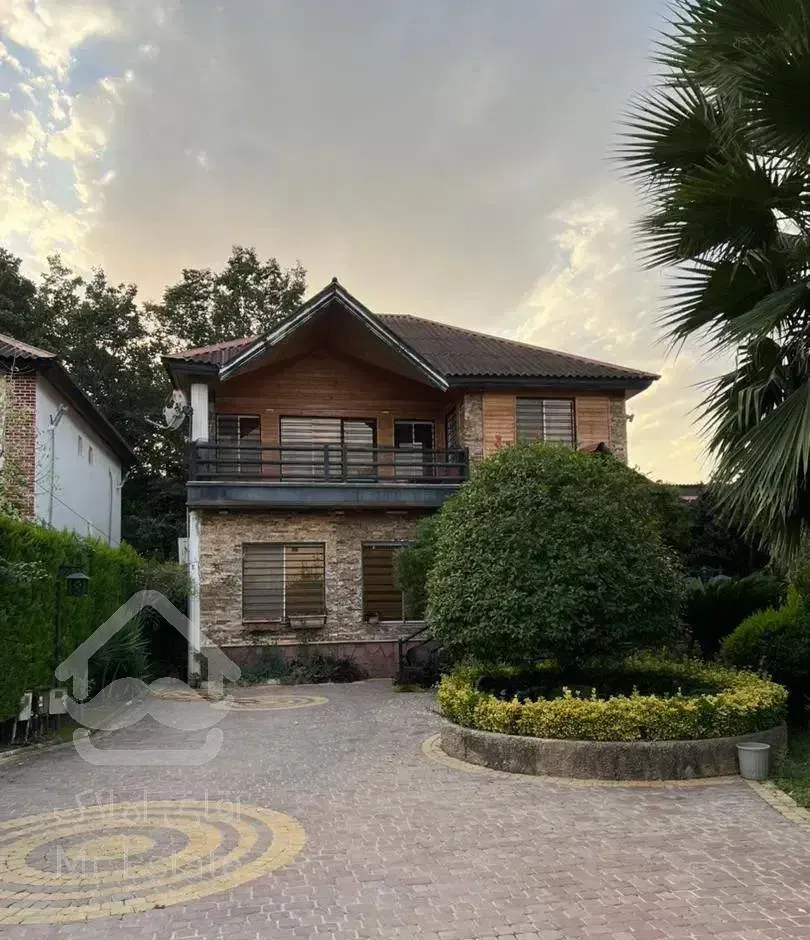 ویلاباغ750متری شهرک اصیل رویان زیر قیمت