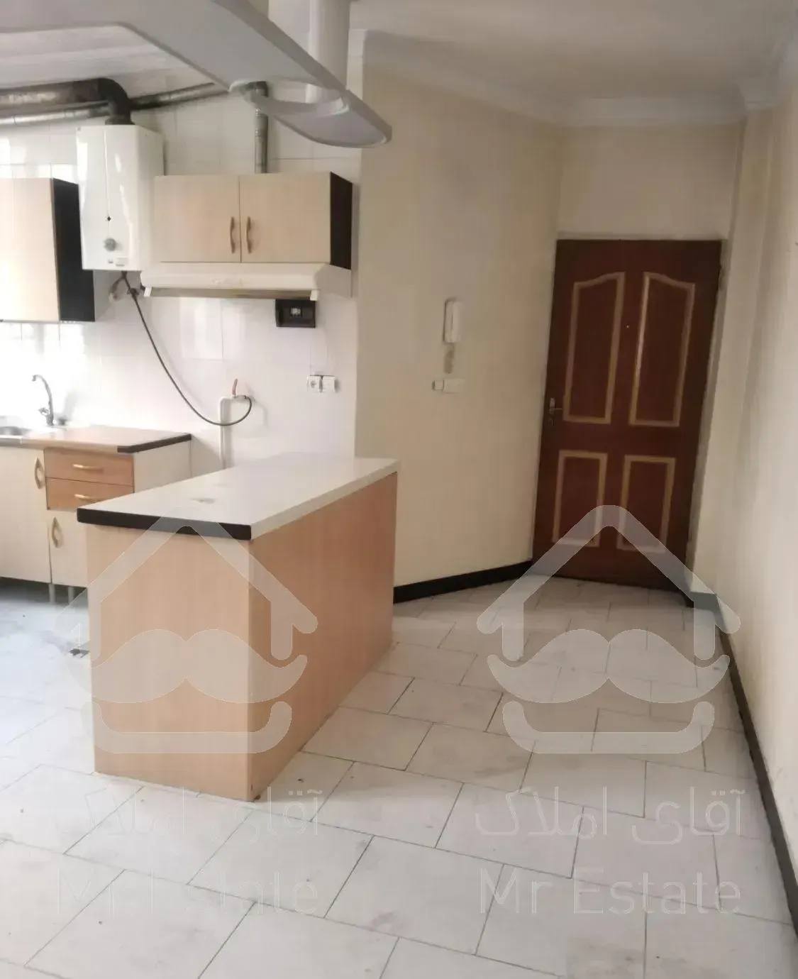 44متر فول امکانات استخر