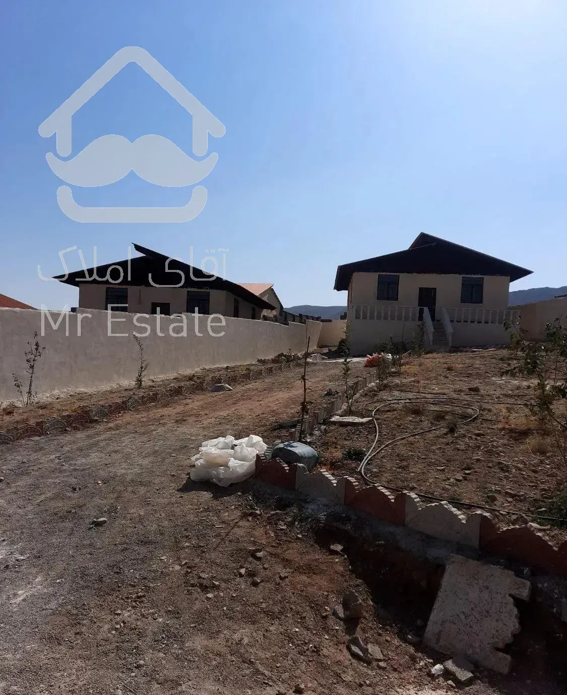 ۶۰۰متر زمین ۴دیواری با ۷۰ متر ویلااماده گرمابسرد