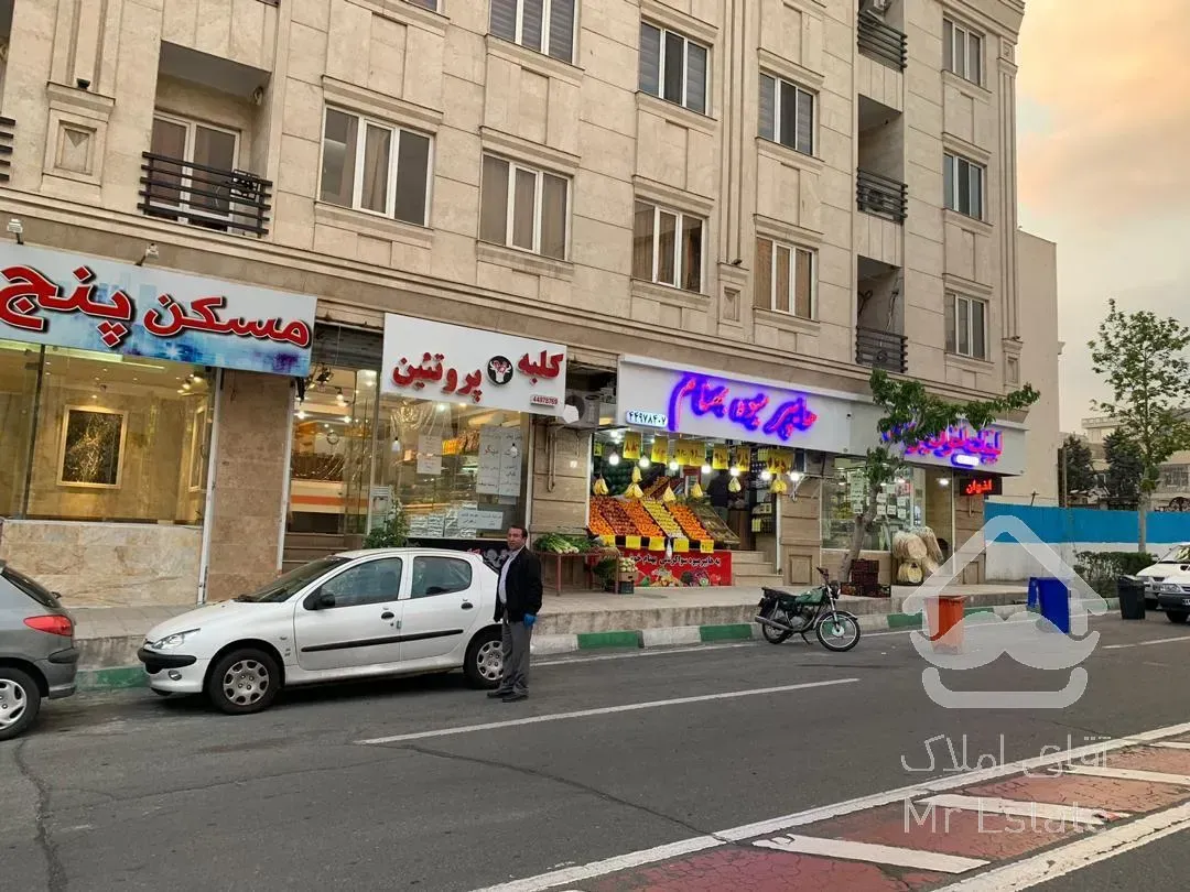 کد ۷۱ فروش ۵۴ متر مغازه بر اصلی
