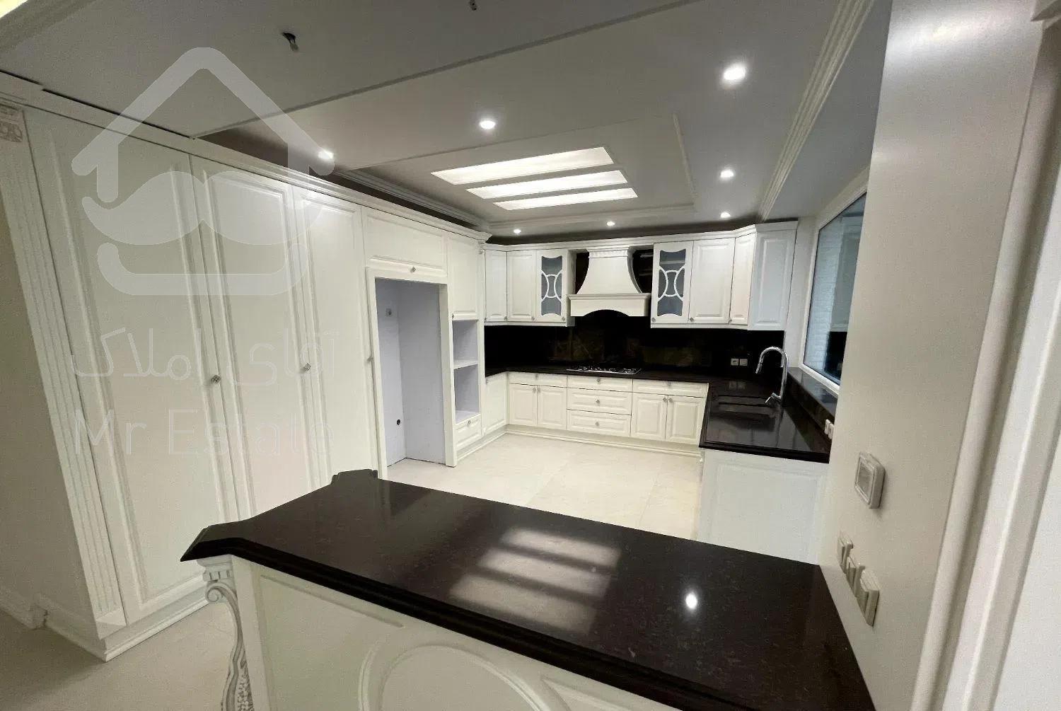 ثارالله،آپارتمان 165مترسه خواب،قرارداد2ساله