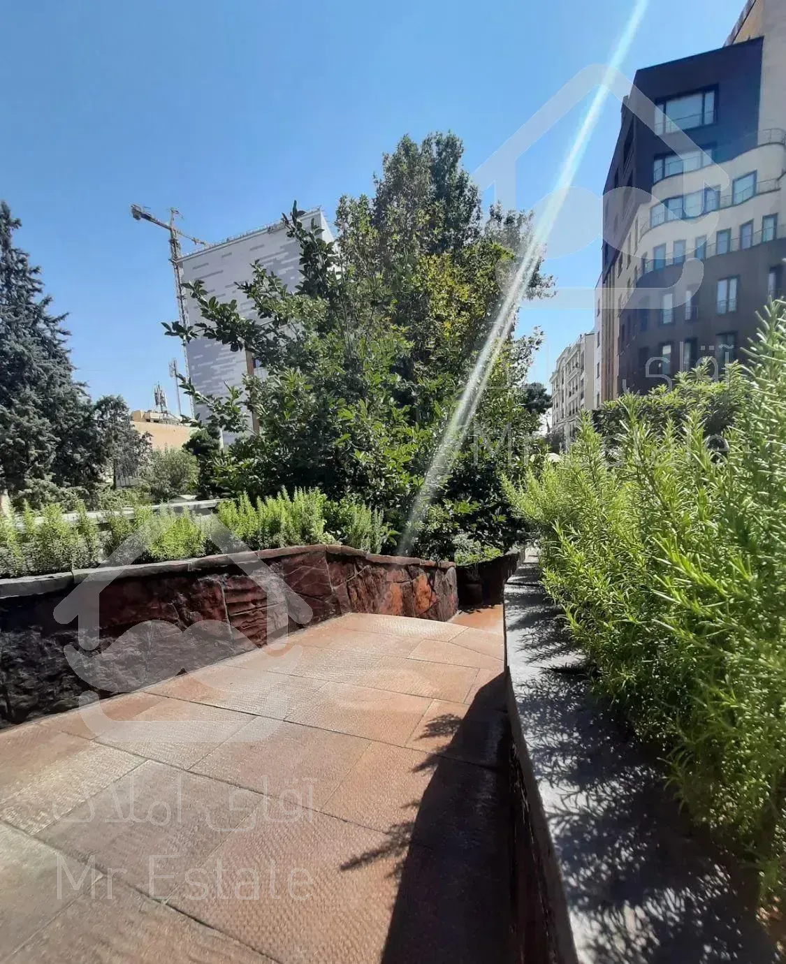 اندرزگو *۱۳۰متر۲خواب* ویو مشجر/تراس قابل چیدمان