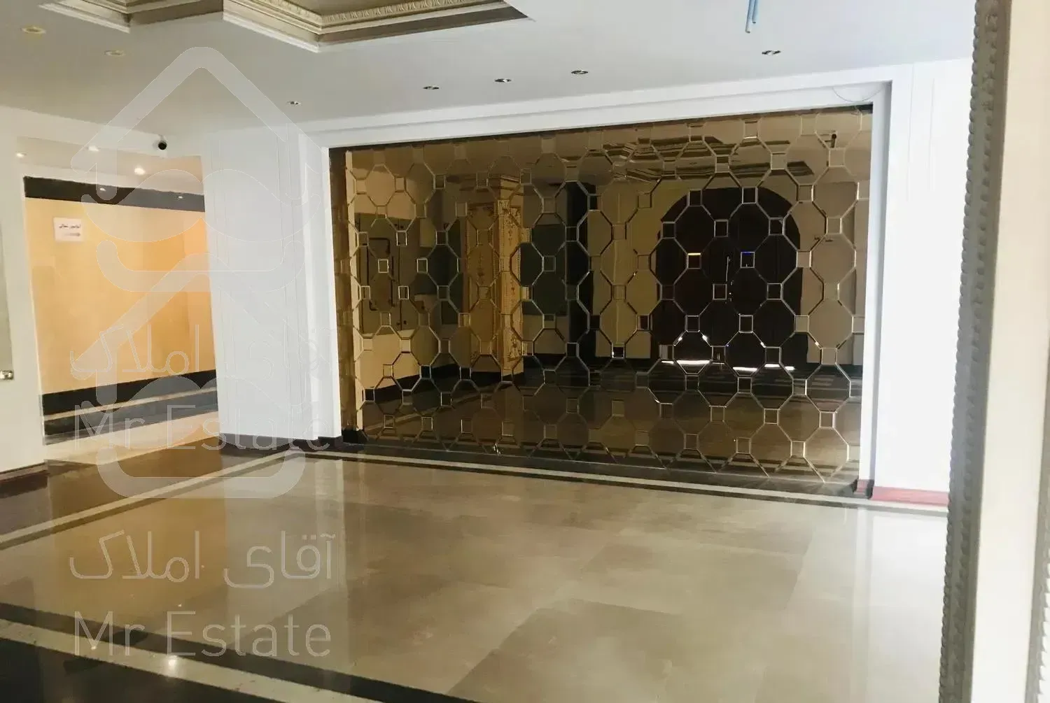 ۱۷۵ متر محلاتی ۲ پارکینگ