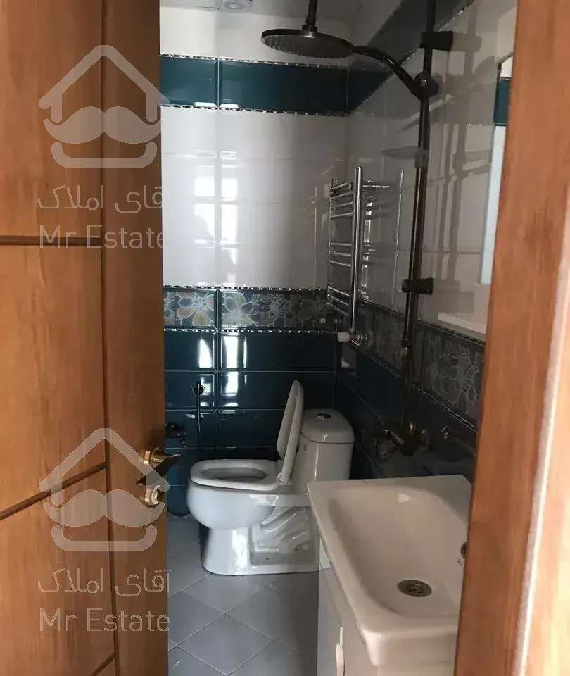 100 متر ازگل برج خلیج فارس