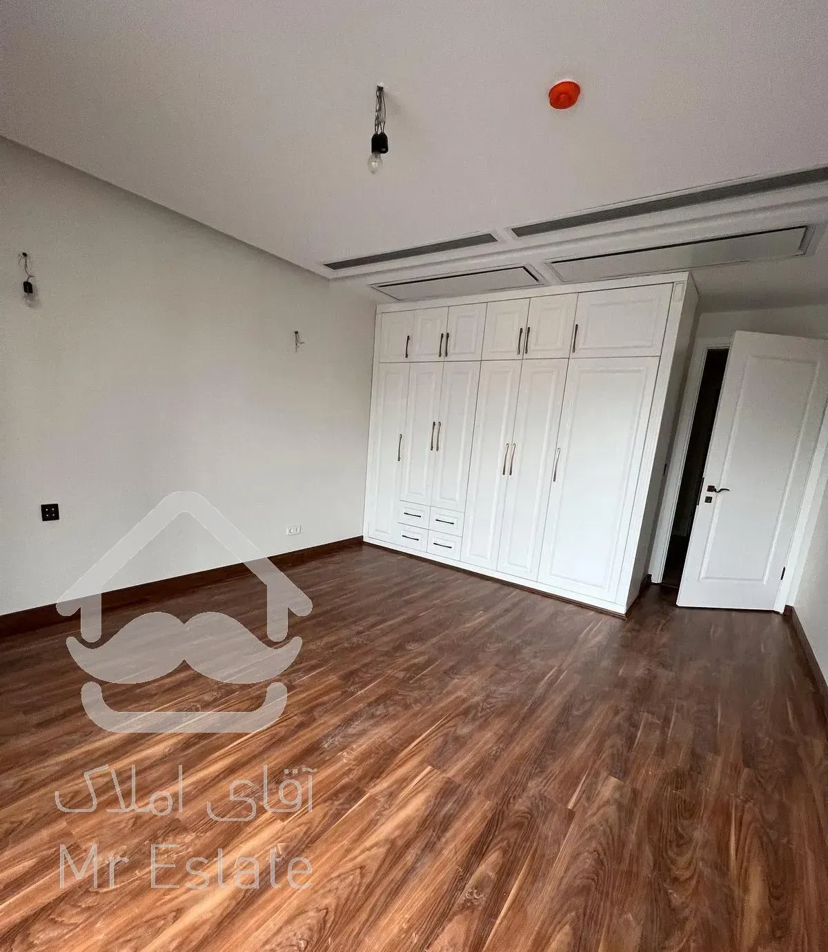 ۲۷۰متر مدرن طبقه بالا ویوخوب فرشته