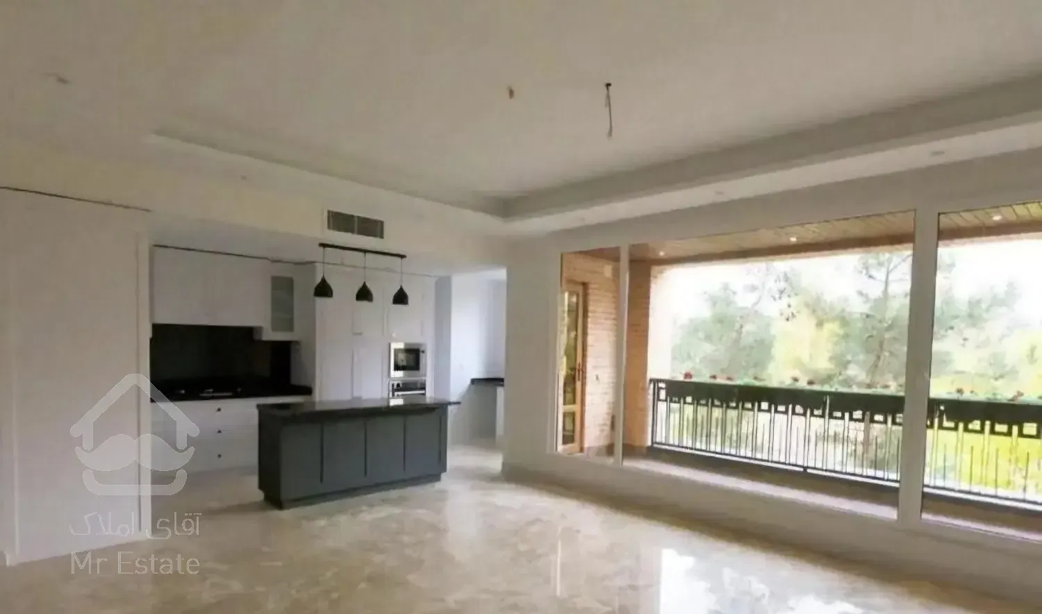 ۱۱۸متر۳خ/ سالن پرده خور/ سندشخصی/ ویو دار