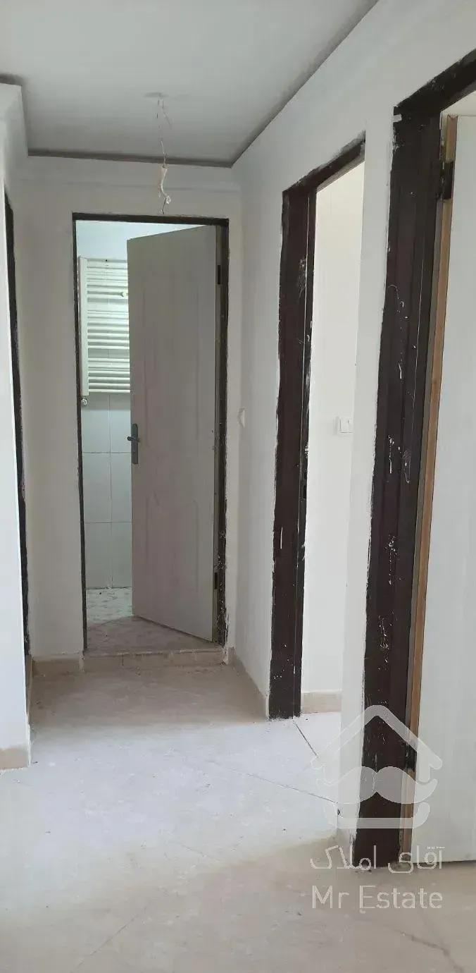 ۱۰۰ متر فول نزدیک حاشیه وکیل اباد اقبال ۵