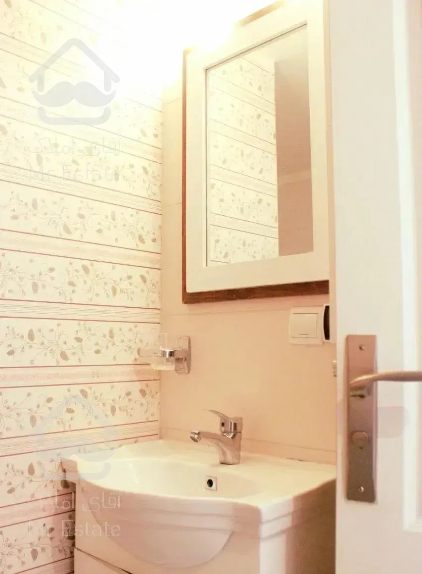 آپارتمان ۴۸ متری / سالن پرده خور /روبه آفتاب