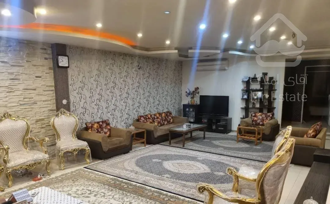 کوثر میدان پژوهش/۱۰۵متر با تراس بزرگ/تک واحد تمیز