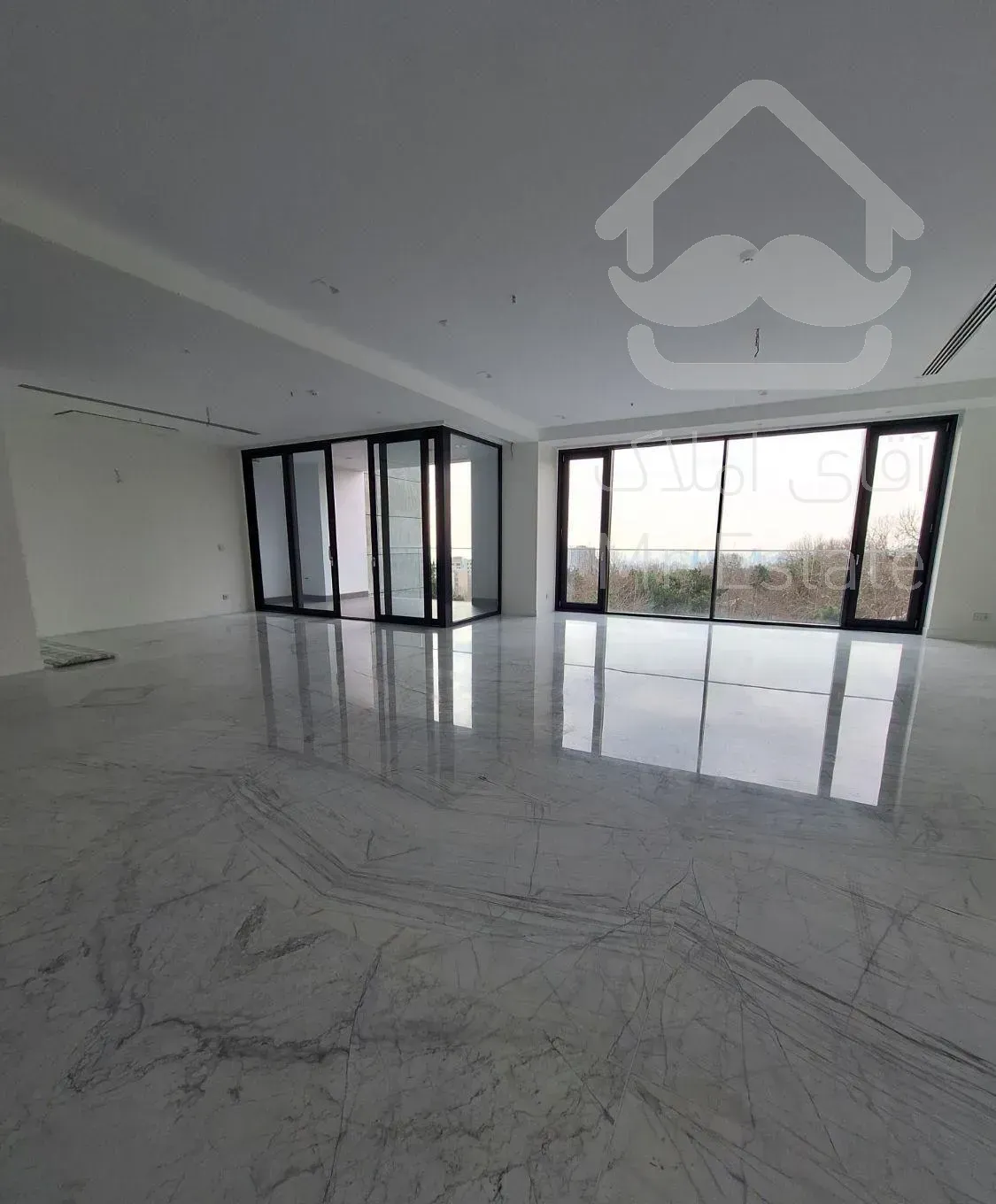 ۲۲۰متر تاپ لوکیشن آجودانیه/ویو از ۲ جهت/بدون‌مشرف