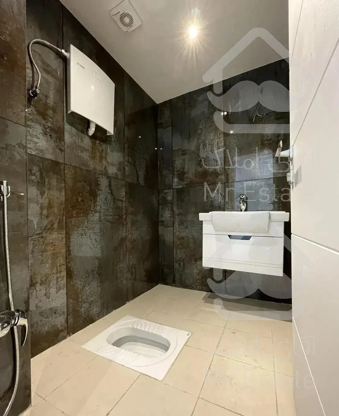 آپارتمان نوساز، در ریحانی، ۱۱۸ متر، دوخواب