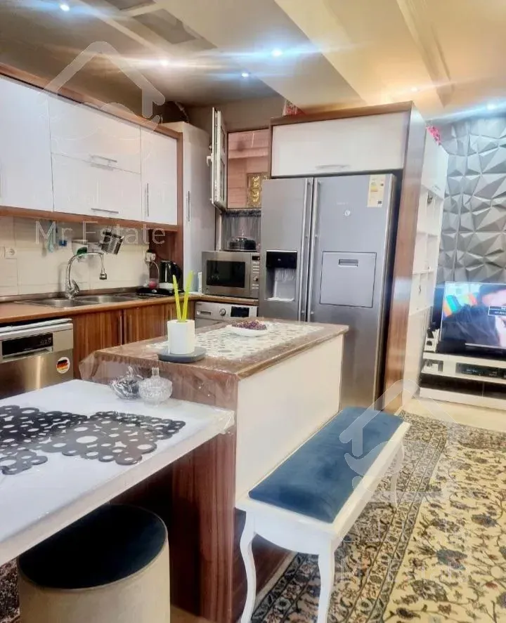 ۶۰ متر _ ۲ خواب نور مستقیم/آلاله شرقی/سودآور