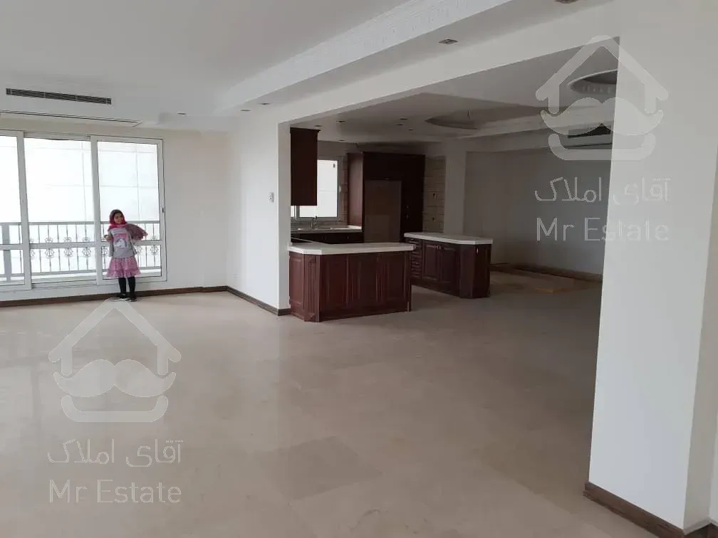 رهن و اجاره آپارتمان ۲۲۰ متری ۳ خوابه فرمانیه