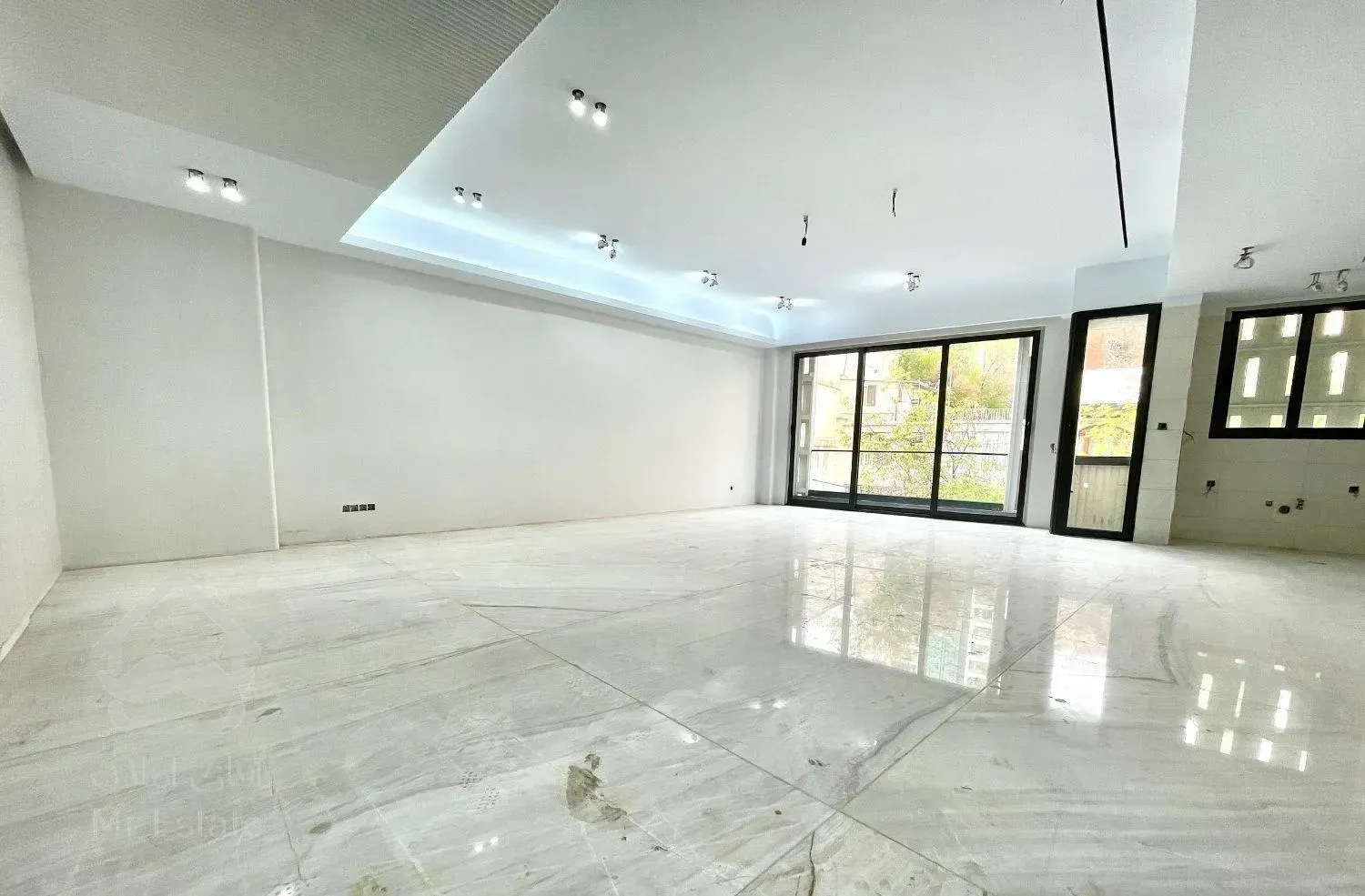 ۱۱۰ متر دزاشیب / فول بازسازی مدرن