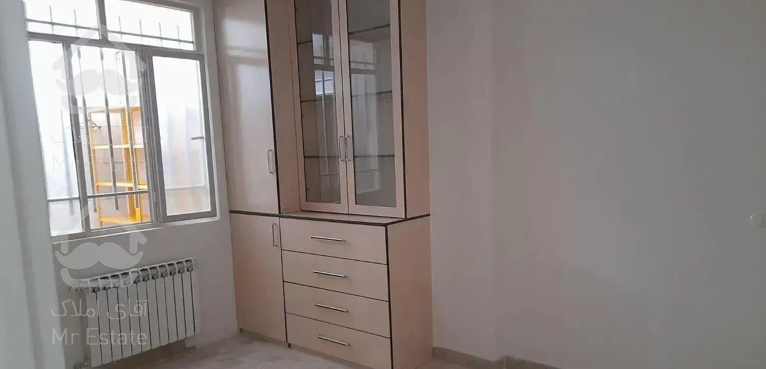 بلوار فرساد شرقی خیابان نیلوفر 105 متر 2خواب