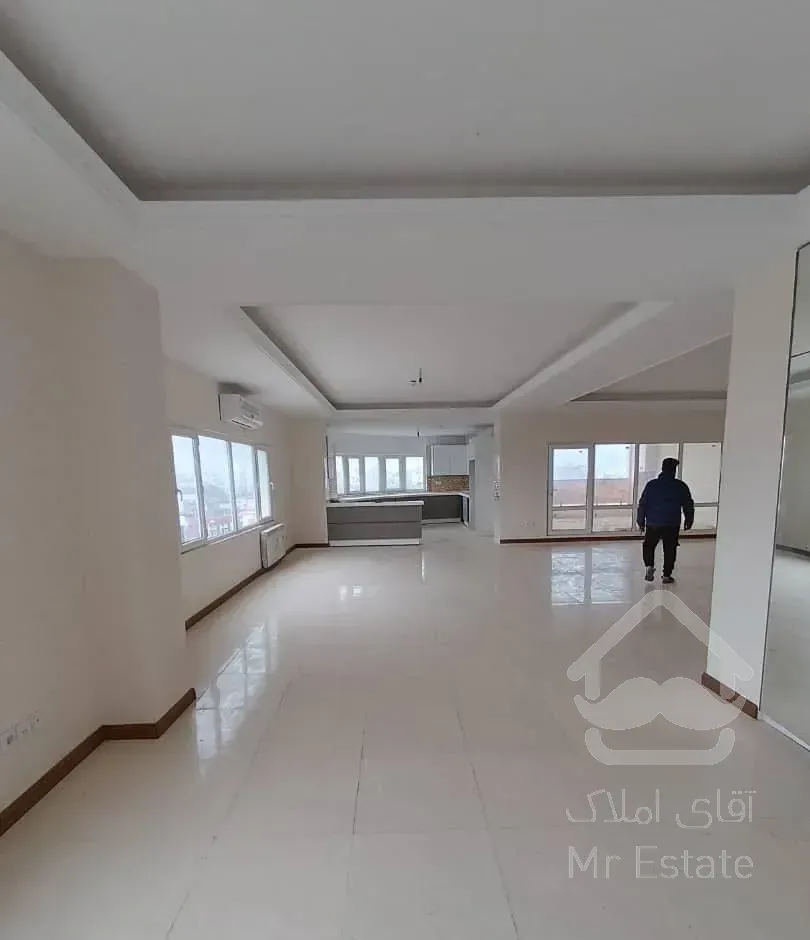 فروش اپارتمان۲۳۵متر دلباز ویو دریا کلید نخورده