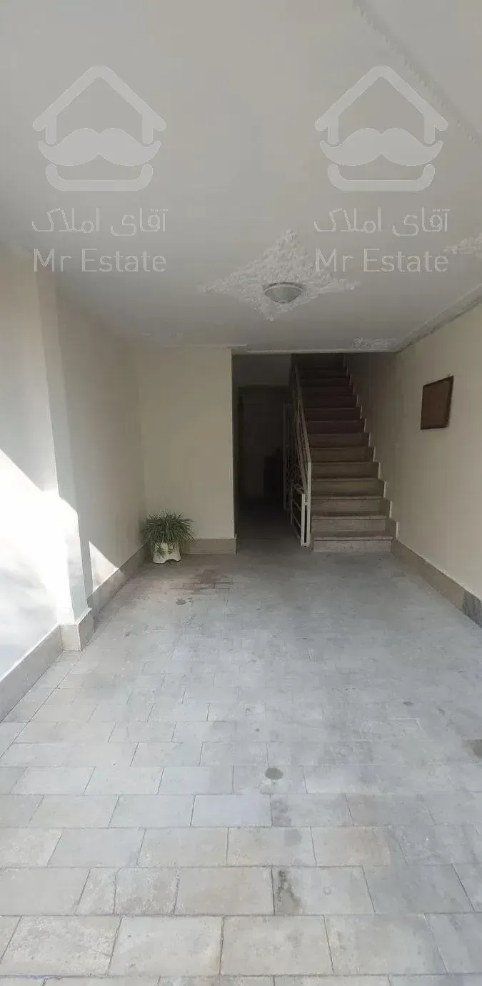 ۸۸متر با پارکینگ و ۱۵متر پاسیو شریعتی. کلیم کاشانی