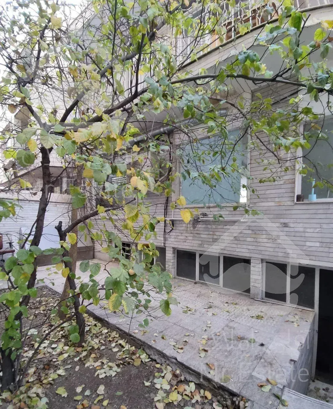 ۱۰۳متر.مغازه کفی.بر ۳۵ متری گلستان.پا خور