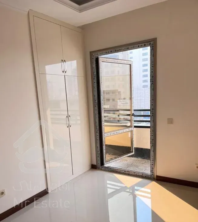 فروش آپارتمان ۸۰ متری ۲ خ در شهرک شهید باقری