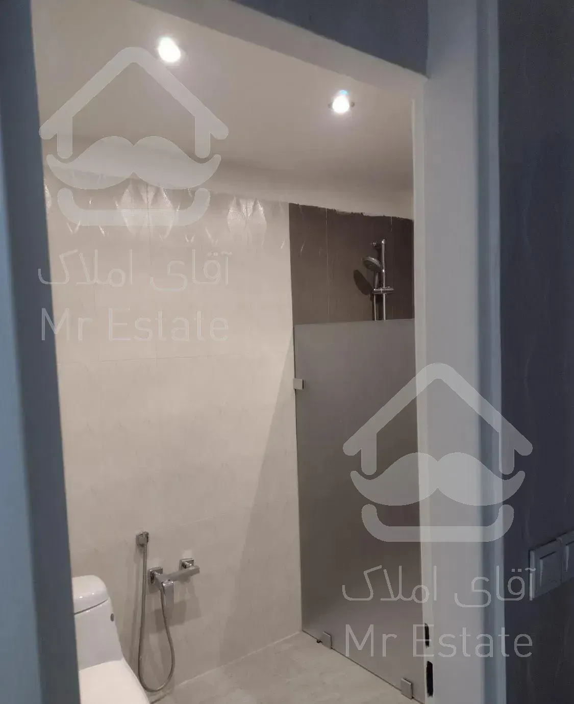 آپارتمان ۱۲۵متر شمالی/ ۲خواب ، ونک