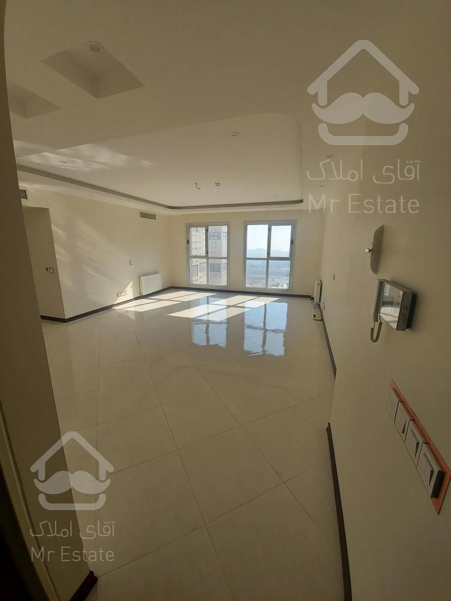 خرید ۱۱۹ متری دریاچه در بهترین برج