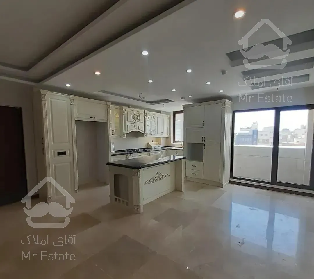 130متر سه خوابه /نوساز /دو پارکینگ سندی